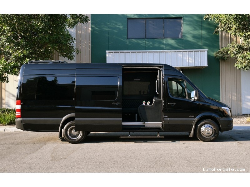 Mercedes bus Seattle